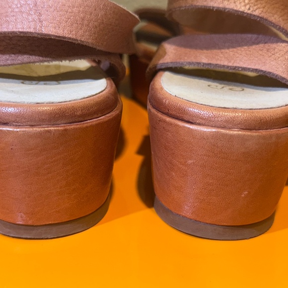 SEYCHELLES Monogram Flatform Brown Pebbled Leather Sandals Size 8.5 - Picture 10 of 12